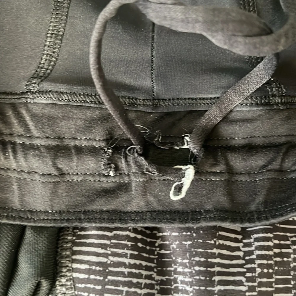 Lululemon THE Short 9” Gray/Black Estimated Size Medium